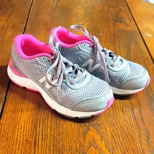 New Balance Girls Tennis Shoes / Size 1